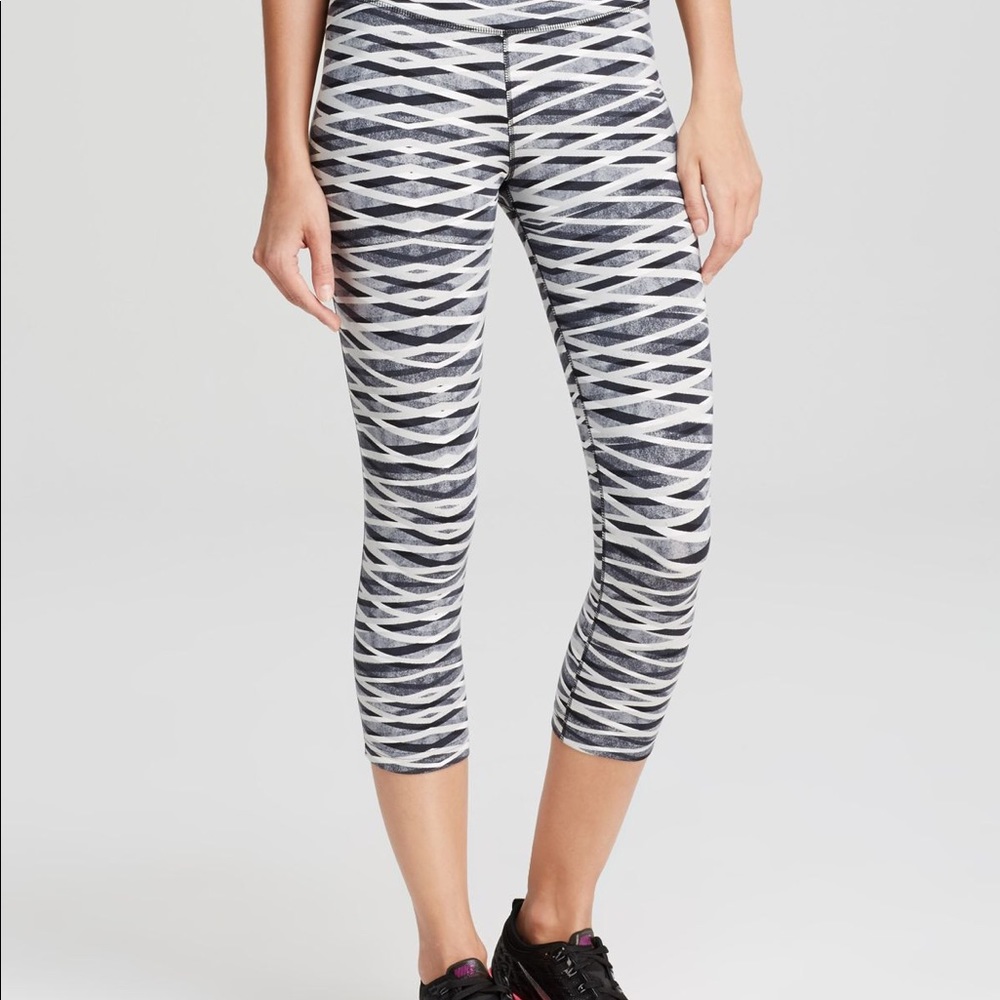 Nike “legendary criss cross” leggings